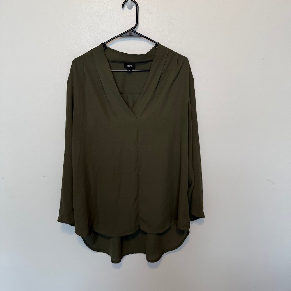 Mossimo Dark Green V-neck Tunic size XXL